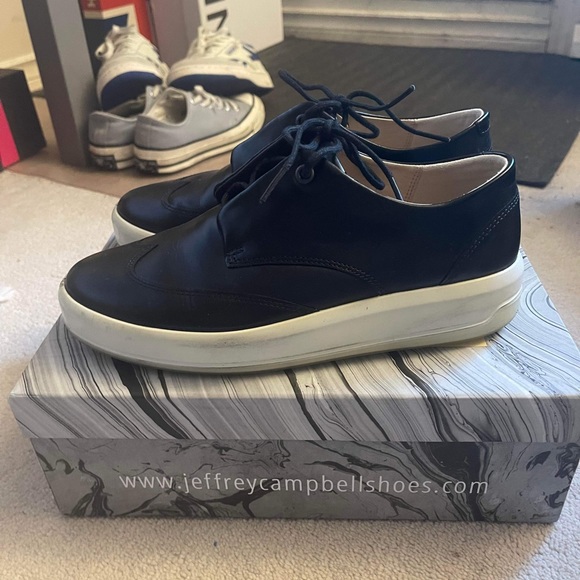 Good condition Ecco shoes - barely wear size 7 US - Picture 3 of 4